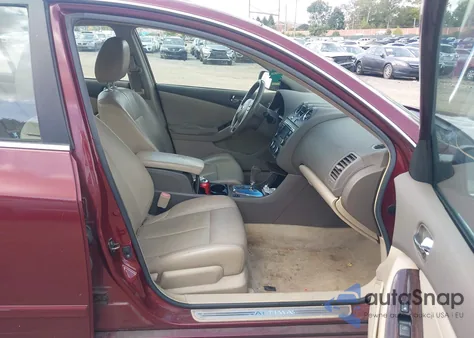 2010 Nissan Altima 2.5 S z USA, uszkodzony, nr VIN 1N4AL2AP9AN553369